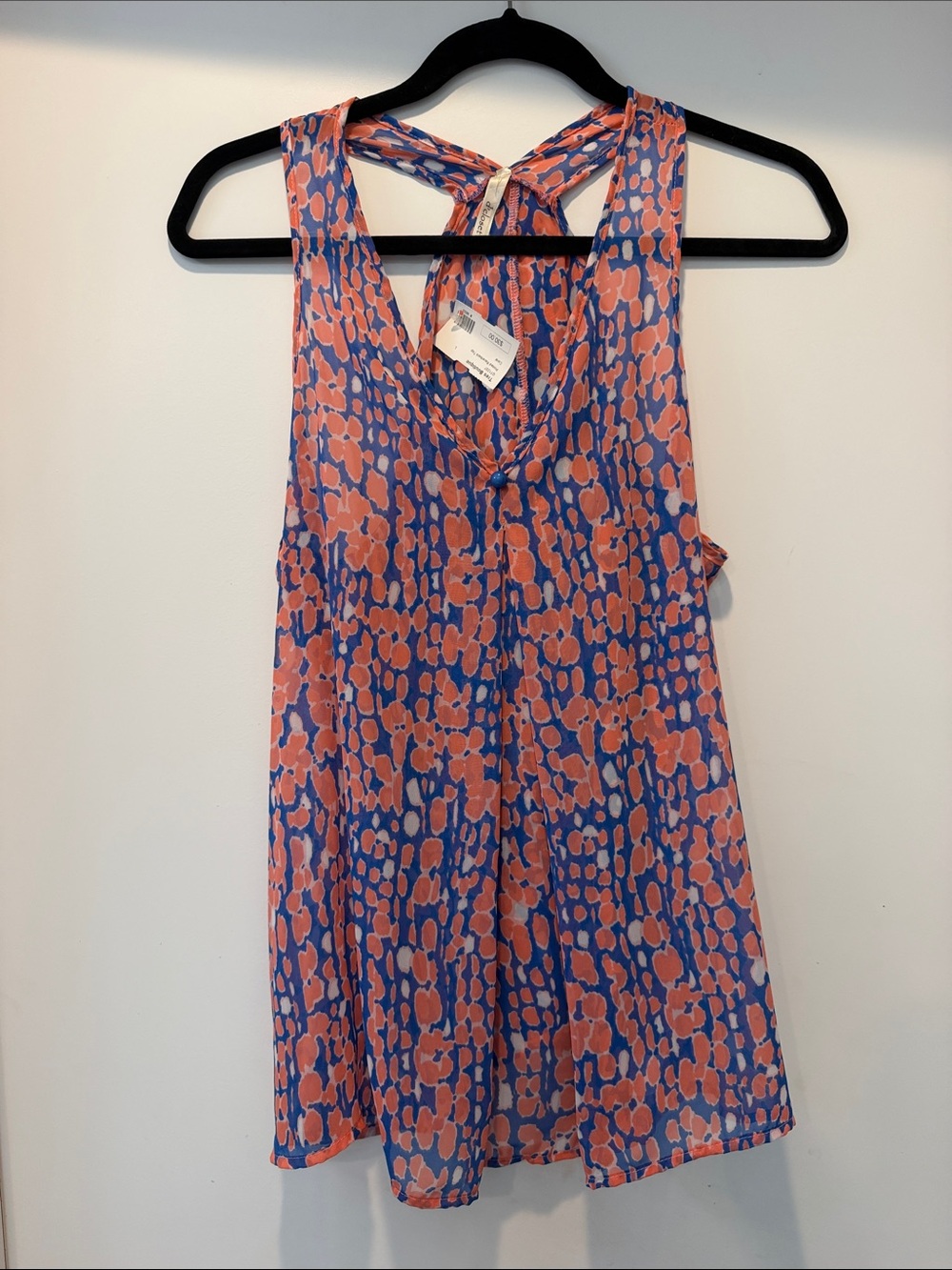 NWT Sleeveless Coral and Blue Printed V-Neck Women's Top